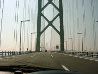 明石海峡大橋。