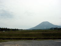 溝口IC出口そばより大山。