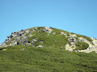 魔王岳2,764m。ここから熊が現れたそうです。