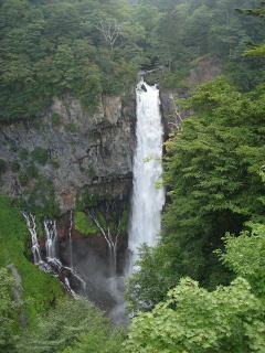 華厳の滝を見下ろす