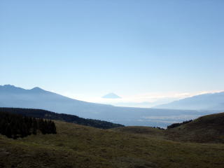 富士山が見えてます。ありがたいですね。