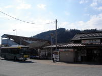 山北駅前。