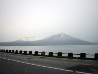 支笏湖。山の名前は聞かないでください。